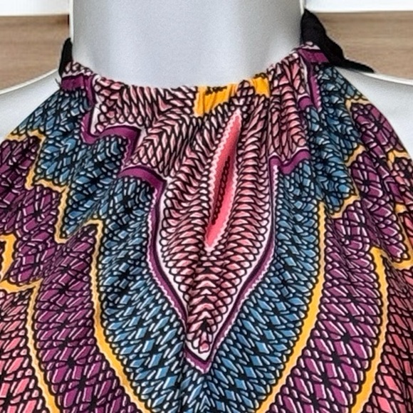 CLEAN-WATER ONE PIECE SWIMSUIT. ADJUSTABLE HALTER NECK. BUILT IN BRA. FLATTERING - Picture 9 of 13